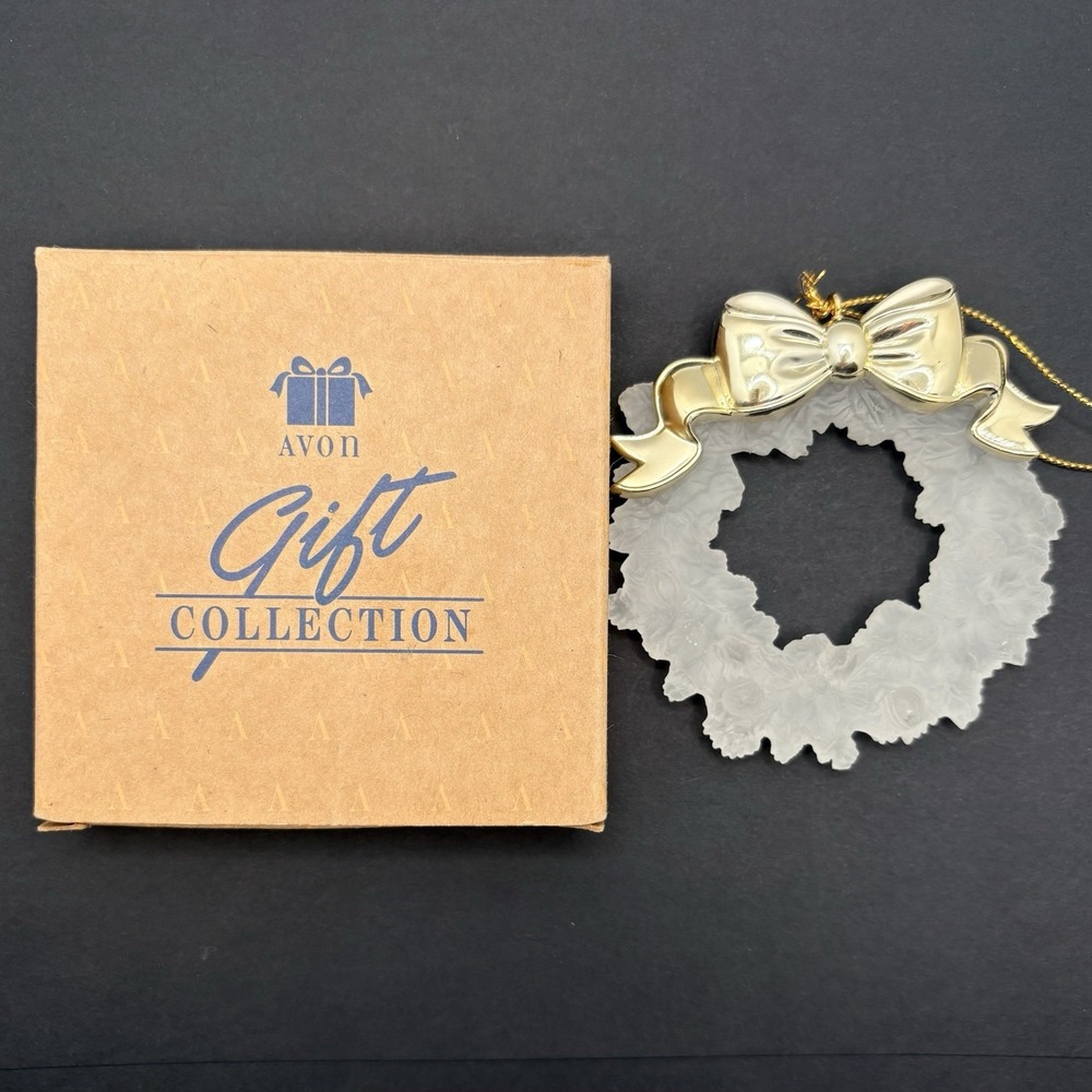 Vintage Avon Holiday Reflections Ornament Wreath Gift Collection w/ Box